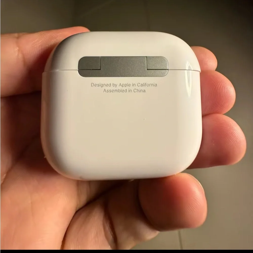 Apple Wireless Earbuds with Charging Case - White